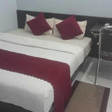 Hotel O Home Aditya Inn Suits Homestay Ayodhya Εξωτερικό φωτογραφία