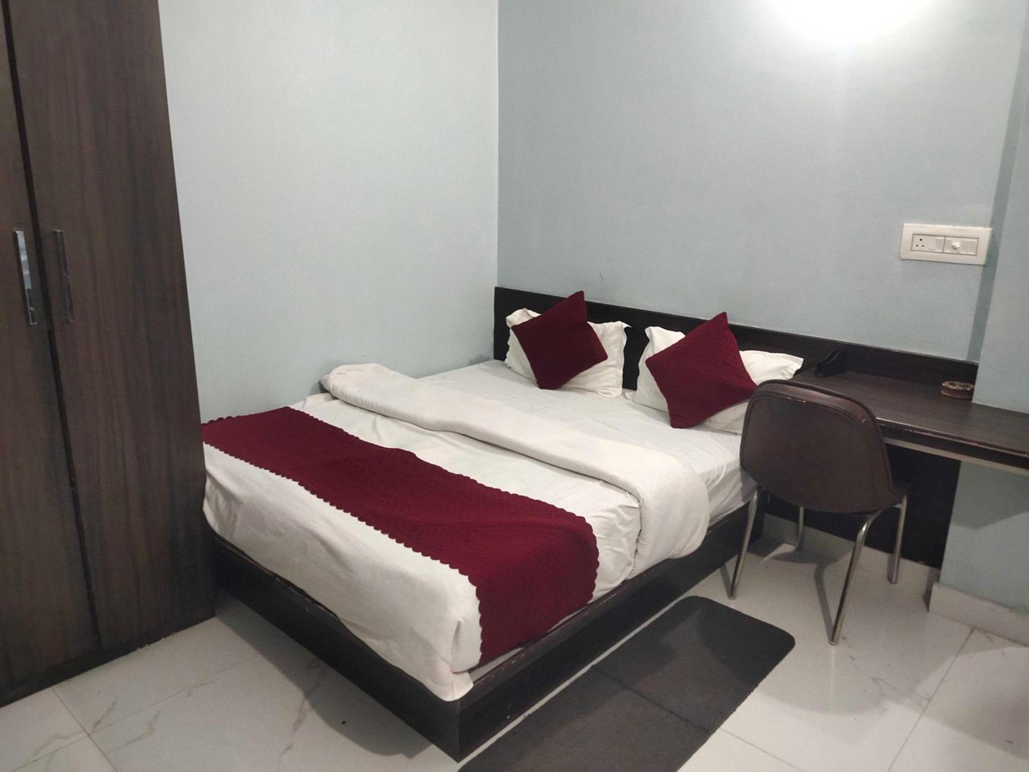 Hotel O Home Aditya Inn Suits Homestay Ayodhya Εξωτερικό φωτογραφία