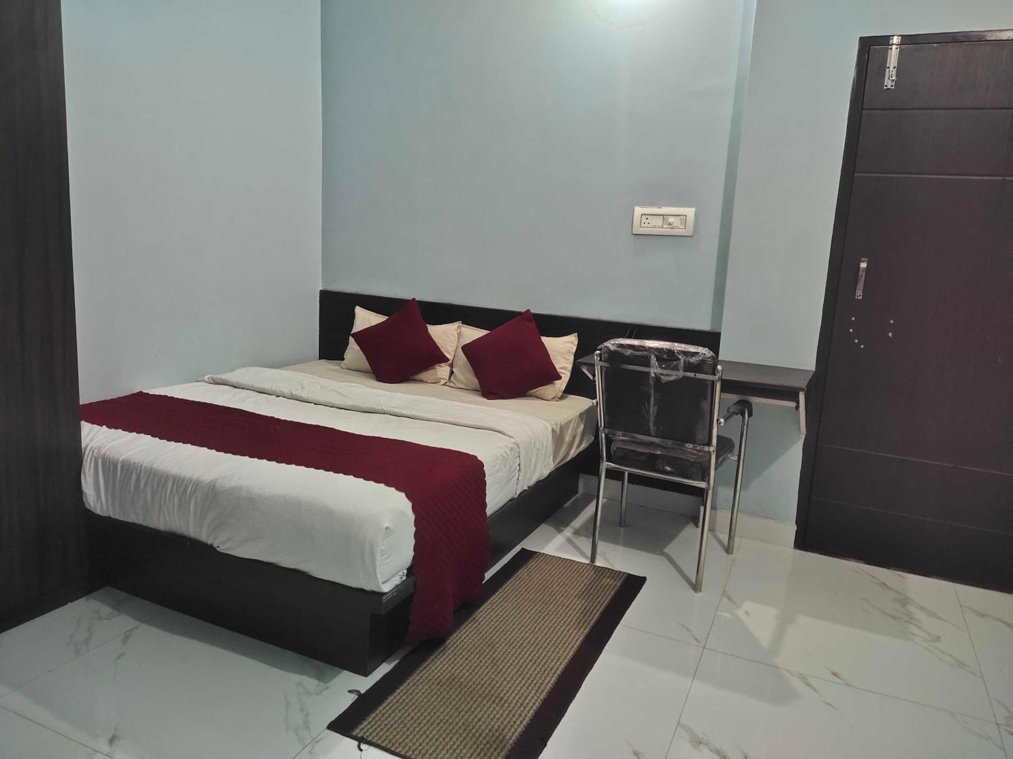 Hotel O Home Aditya Inn Suits Homestay Ayodhya Εξωτερικό φωτογραφία